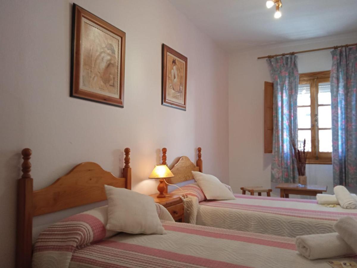 Pension La Sierra Cortes de la Frontera Ngoại thất bức ảnh