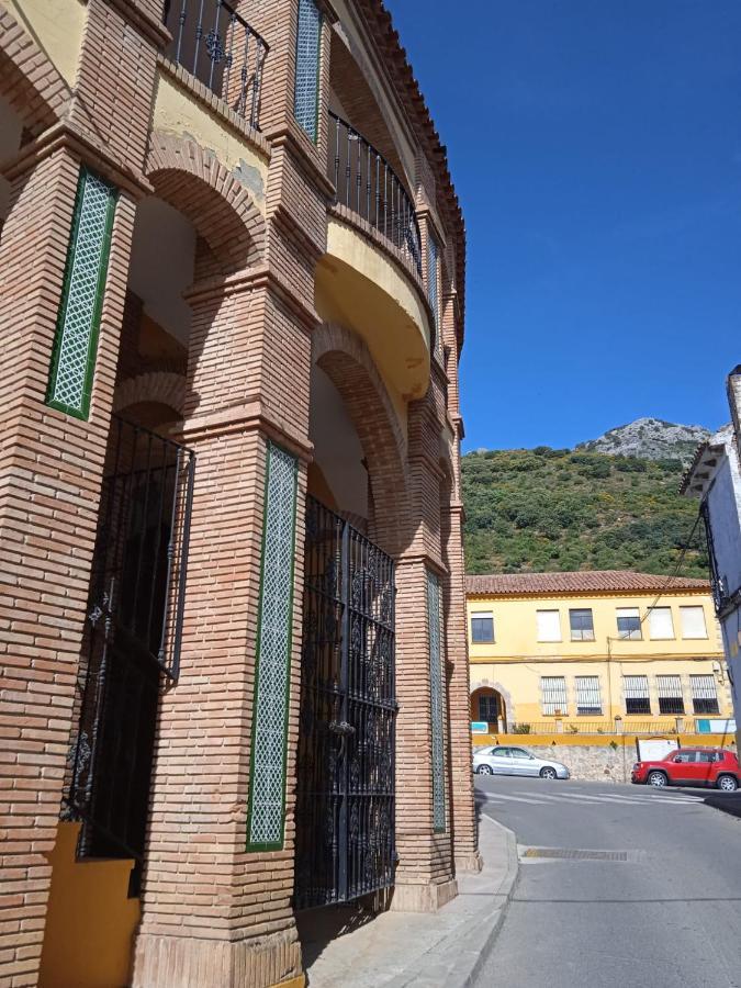 Pension La Sierra Cortes de la Frontera Ngoại thất bức ảnh